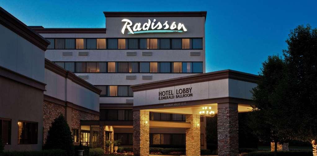 Radisson Hotel Freehold Exterior foto